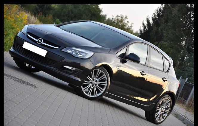 Opel Astra cena 37500 przebieg: 139000, rok produkcji 2014 z Siedlce małe 631